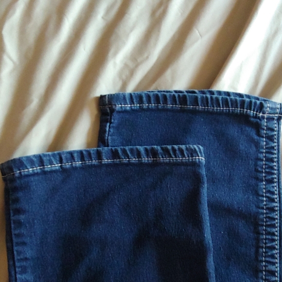 Maurice's Straight - Picture 4 of 4